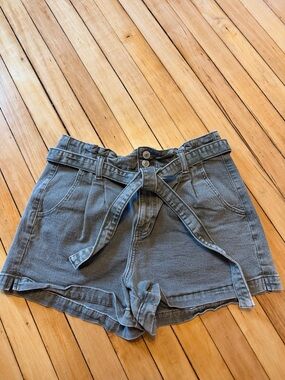 American Eagle Outfitters High-Waist Paperbag Tie-Waist Shorts - Green